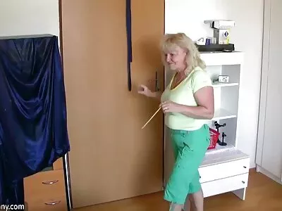 Sexy családi szex mobil Blonde Fucked On The Bangbus video (Chanel Monroe)