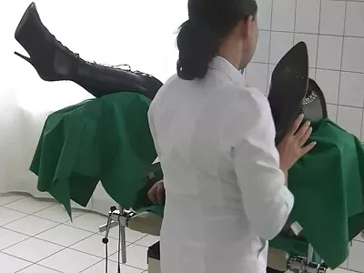 Tetőtéri Romp videó (Callie Calypso) csaladi porno videok